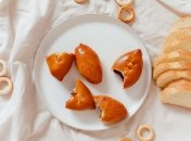 Пиріжки з ягодами стануть окрасою будь-якого столу