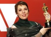 "Это такая честь!": Оливии Колман вручили рыцарский орден Британской империи