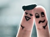 Какой палец труднее всего поднять? 