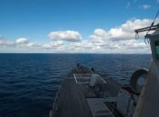 Российские корабли сопровождают американские в Черном море