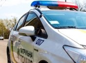 В Сумах психически неуравновешенный мужчина умер в автомобиле патрульных