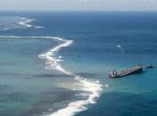 Крушение судна у берегов Маврикия: большую часть разлившегося топлива откачали 