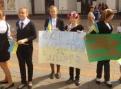 Дети Мариуполя провели патриотический флешмоб