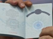 Петренко: Биометрические паспорта будут дешевле обычных на 40-50%