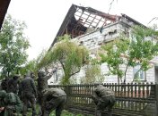 Поврежденный дом в Польше после атаки России