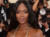 Наоми Кэмпбелл продемонстрировала стильный образ