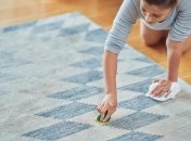 Как отчистить пятно на ковре