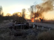 Українські захисники продовжують палити техніку русні