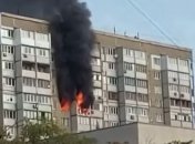 Из окон валит черный дым: в Киеве вспыхнул пожар в многоэтажке (фото, видео) 