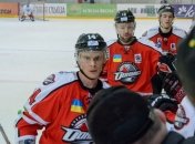 Два хоккеиста сборной Украины продолжат карьеру в Казахстане