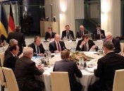 Олланд: У нас большие трудности в разведении военных сил на Донбассе