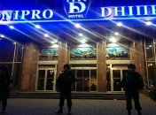 Правый сектор эвакуируется из гостиницы "Днепр"