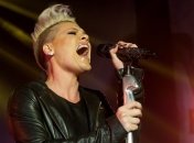 Пинк раскритиковала Майли Сайрус