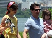 Том Круз борется за дочь?