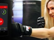 В продаже появятся "умные" боксерские перчатки 