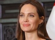 Анджелина Джоли в Перу встретилась с венесуэльскими беженцами