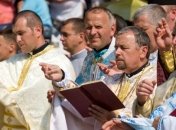 На паломничество в Зарваницу собрались военные и правоохранители