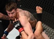 Мощнейший удар ногой с разворота: жестокий нокаут в главном бою UFC Fight Island 5 (видео)