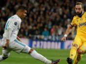 Форвард "Ювентуса" Игуаин ждет предложение от "Челси"