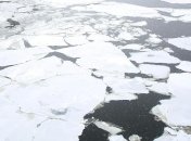 В Запорожье двое детей провалились под лед на Днепре: одного спасти не удалось, его ищут водолазы-спасатели