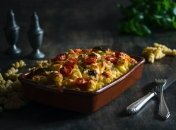 Запеченную пасту с колбасками сметут быстро со стола