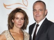 "Мы плачем, пока пишем эти строки": звезда "Грязных танцев" объявила о разводе