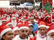 2 тысячи Дедов Морозов пробежали по улицам Белграда