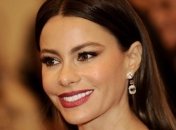 На вручении премии "Эмми" у актрисы Софии Вергары лопнуло платье 