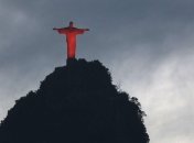 Статую Христа в Рио-де-Жанейро подсветили цветами украинского флага