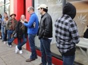 В Калифорнии собрались огромные очереди за рекреационной марихуаной