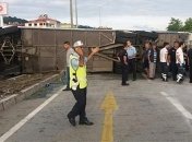 В Турции перевернулся автобус с детьми танцевального ансамбля