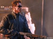 Кто приобрел куртку "Терминатора" на аукционе братьев Кличко