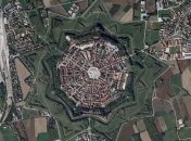 Симметрия и красота: невероятный город-крепость в Италии (Фото)