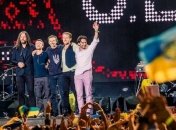 Негде яблоку упасть: на концерте Вакарчука 40 тысяч человек пели караоке