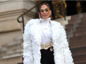 Джей Ло в цветочном пальто