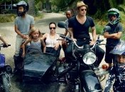 Анджелина Джоли поведала, что шестеро ее детей говорят на семи языках