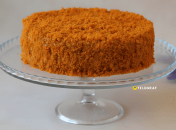 Медовик можна готувати на сковорідці