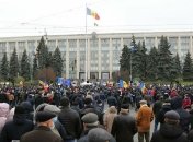 Новый президент Молдовы вывела людей на протесты и потребовала отставки парламента (Видео)