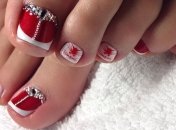 Педикюр 2020: беспроигрышные варианты красного нейл-арта (Фото)