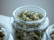 Тележка разоблачения: В Житомире задержали мужчину за кражу и хранение наркотиков