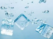 Лед очищает и омолаживает лицо