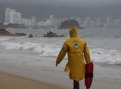 Прибрежным районам Мексики угрожает ураган "Эрик"