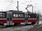 Не захотел платить: в Харькове пассажир трамвая брызнул газом в лицо водителю 