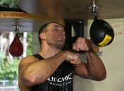 Владимир Кличко работает с пневматической грушей (Видео)