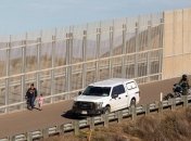 Трамп: Планируем построить стену из стали, а не из бетона