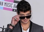 Робин Тик остался на вершине "Billboard Hot 100"