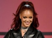 Рианна пожертвовала круглую сумму на нужды жертв домашнего насилия