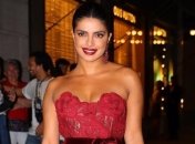 Приянка Чопра ошеломила дорогущим нарядом: фото