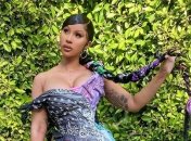 Знай наших: Cardi B примерила яркое платье от украинского дизайнера