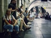 Мешканці та гості столиці ховаються у метро під час тривоги